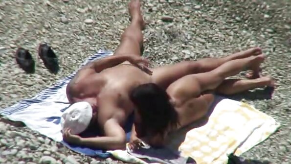 Fyr spidder en kæreste, der er besat af videospil