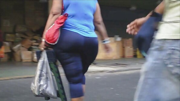 Smukke drenge trænger voldsomt ind i haner ind i Haleys ømme anus